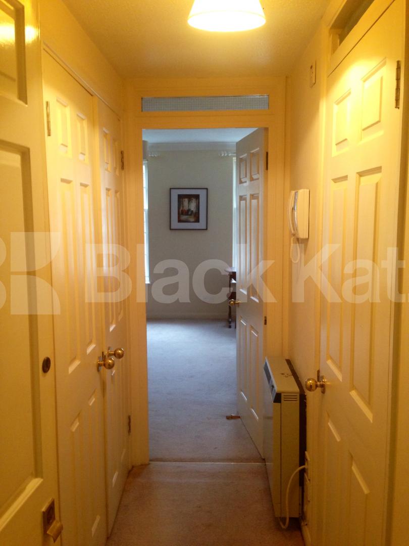 			Studio Apartment, 1 bath, 1 reception Studio			 Regents Bridge Gardens, Vauxhall